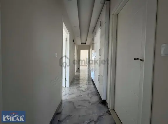 Tramvaya Yürüme Mesafesi Geniş 2+1 Kiralık Daire 2