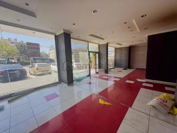 Nato Yolu Caddesi Üzerinde 260 M² Yüksek Tabela Değerli Kiralık 2