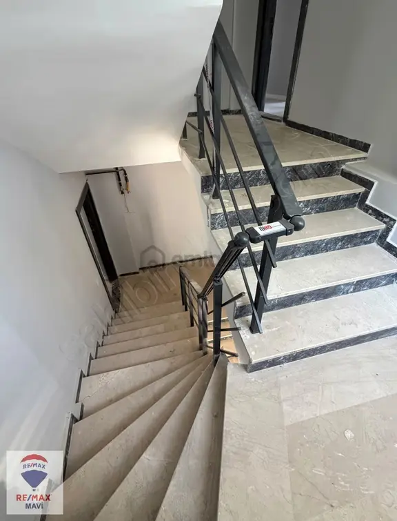 Akyazı İnönü Mahallesinde 3. Kat/ 2+1 Açık Mutfak/satılık Daire 2