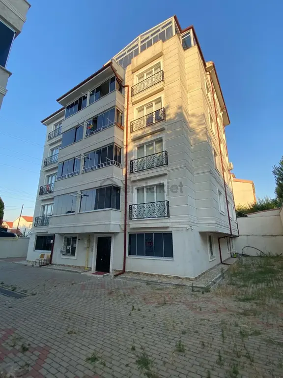 Beyaz Gayrimenkulden Ertuğrulgazi'de Kiralık Full Eşyalı 2+1 1