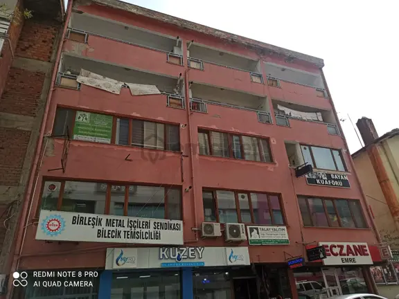 Beyaz Gayrimenkulden Merkez Sinema Pasajında Ofis 1