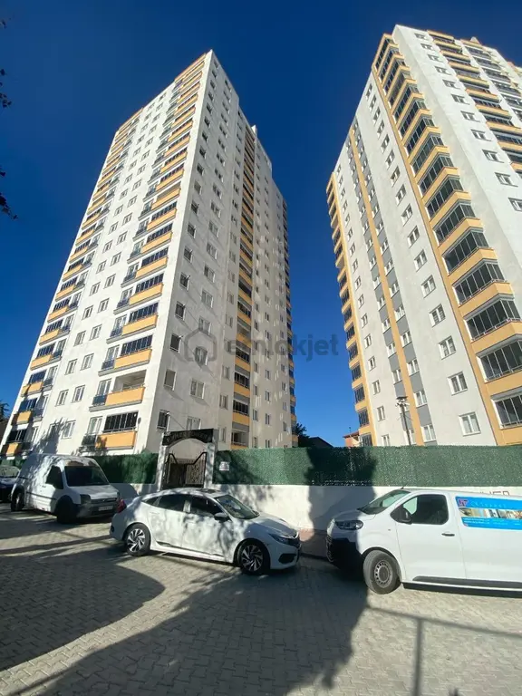 Beyaz Gayrimenkulden Panaromik Şehir Manzaralı Towers'ta 3+1 1
