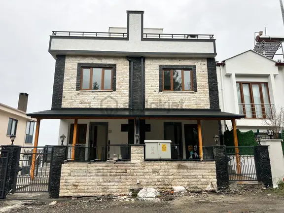 Mera Emlaktan Güre'de Kazdağların Eteklerinde 3+1 Eşsiz Villa 2