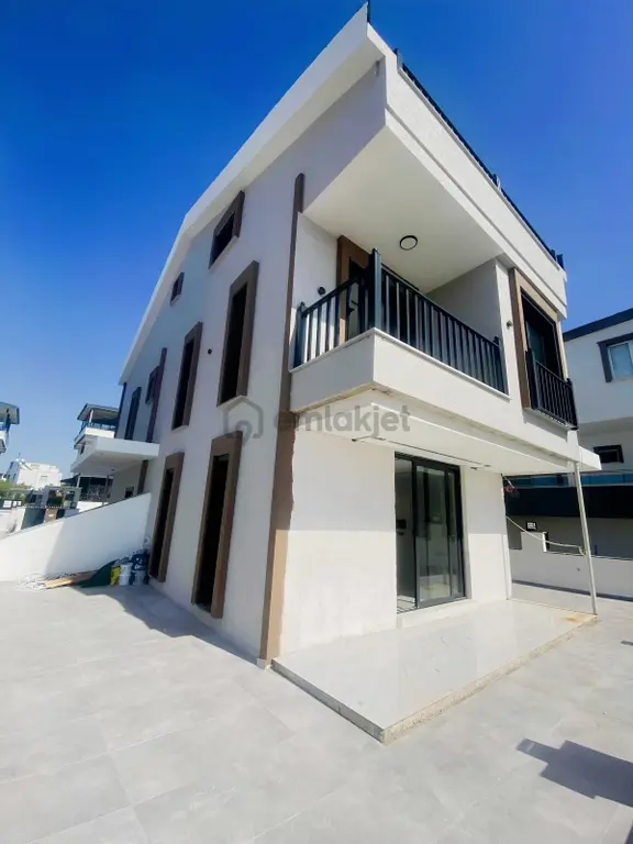 Deniz Manzaralı Triplex Villa Daire Fiyatına 1