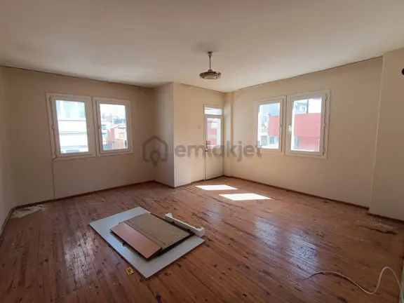 Kiralık Çarşı Merkezi (3+1) Daire...mithatpaşa Mah.//salihli 2