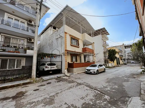 Buca Yenigün Mah'de Şehir Merkezinde Müstakil Yaşam Keyfi 2