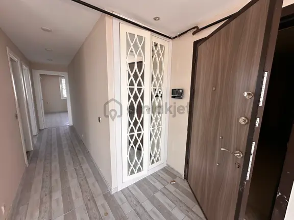 Altın Emlak Kiralıyor. Full Konsept Site İçerisinde 2+1 Teraslı 2