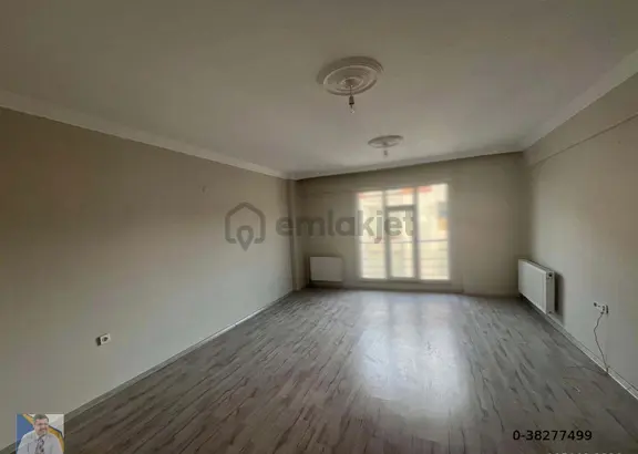 Alipaşa Mahallesinde Satılık Geniş 3+1 Daire 2