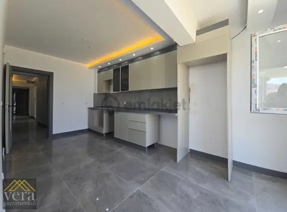 Cadde Yakını 3+1 Önü Açık Oturuma Hazır Ön Cephe Fırsat Dairemiz 2