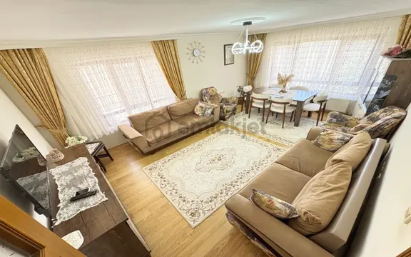 Atapark'ta 340 Cadde'ye İki Bina Katta Asansörlü 3+1 Daire 1
