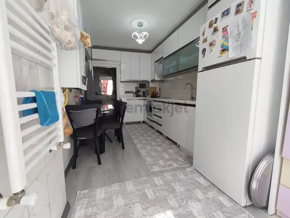 Yılmaz Gayrımenkulden 8 Yıllık 3+1 Ön Cep Ultra Lüks Ful Yapılı Şahane Daire 2