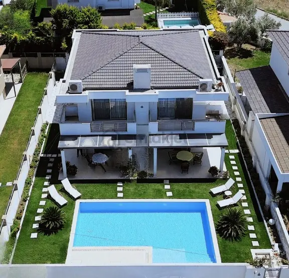 Alaçatı Sakızlar Bölgesinde Ortak Havuzlu Villa 1