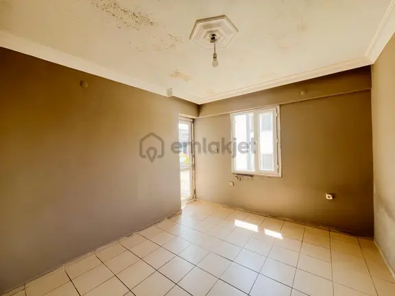 Çeşme Merkez Musalla Mahallesi'nde 2+1 Kiralık Daire 2