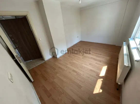 Başçeşme Mezarlığı Karşısı Mirzabey Mahallesinde 2+1 Kiralık Daire 2
