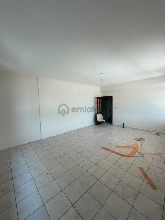 Mahmutlar Mahallesi Dörtyol Kavşağında 2+1 Boş Kiralık Daire 2