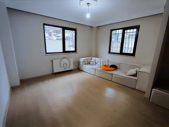 Ümraniye Çakmak Da 1+1 Arakat Kiralik Daıre 1
