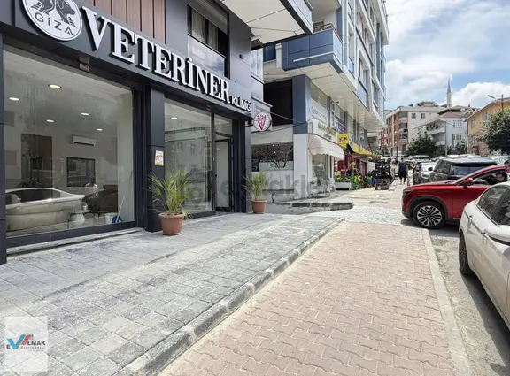 Evalmak'ta Halkalı'da Cadde Üzeri 200m2 Teraslı Kiracılı Dükkan 1