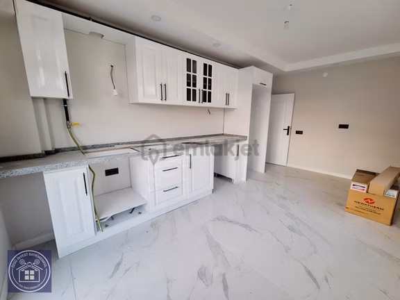 Zafertepe'de Yüzme Havuzu Yakınında 3+1 Satılık Daire 2