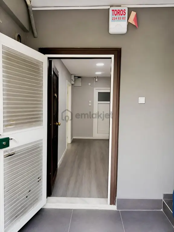 Hastaneler Yanı 190m² 15 Araç Özel Otopark+ Depolu+eşyalı 2
