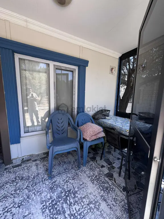 Foça Gerenköyde 2+1 Prefabrik Ev Olan Fırsat Bahçeli Arsa 2