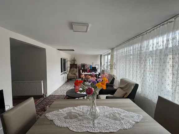 Arıkoğullarından 50.yıl Mahallesi 90m2 2+1 Kiralık Daire 1