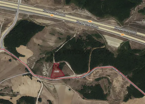 Kocaeli Derince ’de Ticari Kullanıma Uygun 4.561 M2 Satılık Arsa 1
