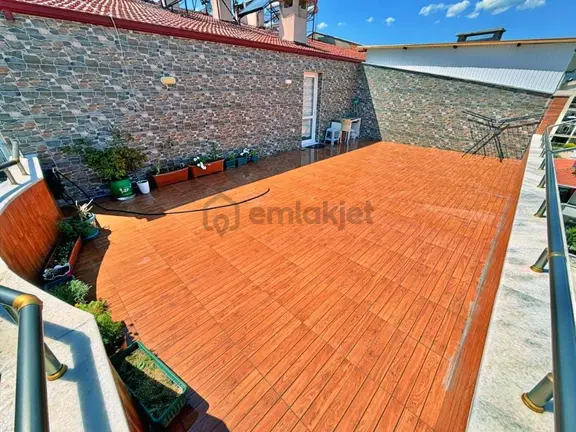Uytundan Akçay'da Doğalgazlı Asansörlü Teraslı Lüks 5+1 Dubleks 1
