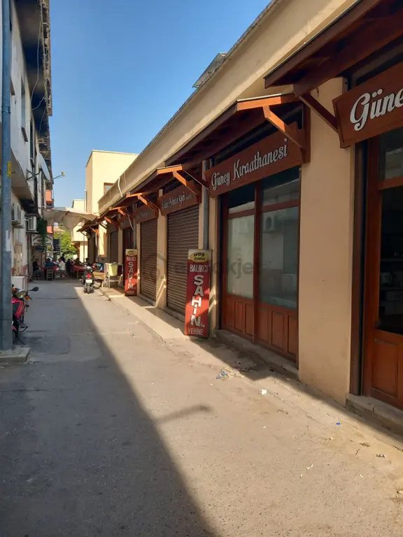 Acil Satılık Tarsusun Tarihi Çarsısında 4 Adet Dükkan 1
