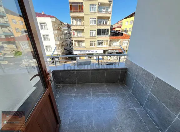 Şehir İçinde Asansörlü Arakat İçi Sıfır Satılık Daire 2