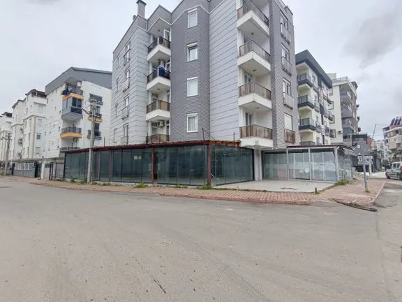 Yeşildere Mahallesinde Kiralık Geniş Dükkan | Köşe Başı Fırsat 1