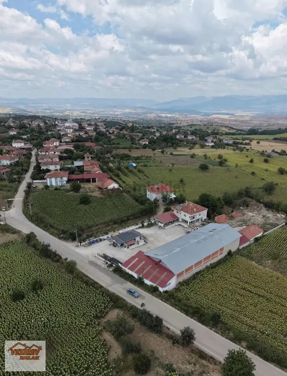 Arıca Mah. 4600 M2 Arsa İçerisinde İş Yeri Depo, Ev 2