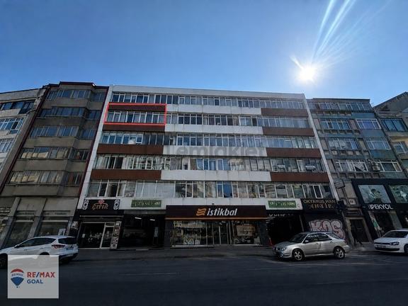 Kadıköy Sevimli İş Hanı'nda 70 M² Eşyalı Kiralık Ofis 1