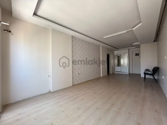Reşatbey'de 1+1 70 M2 Kapalı Mutfak Geniş Satılık Ofis 1