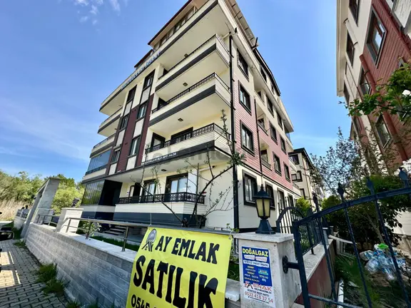 ꧁yetkili Ay Emlaktan꧂akçay'da Müstakil Tadında Denize Yakın Ebeveyn Banyolu Satılık 1+1 Lüks Daire 1