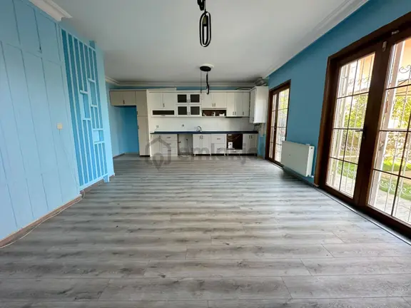Mertcan'dan Çarşı Mah 80m2 Bahçe Kullanımlı 4+1 Fırsat Kiralık Villa 1