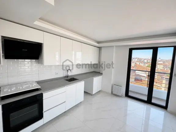 Seyranbağları'nda Oturuma Hazır Sıfır Bınada 4+1 140m² Dubleks 1
