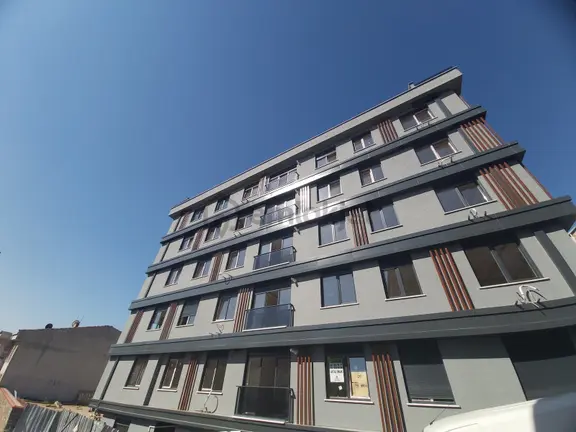 Aktaştan Yeni Binada 1+1 Otoparklı Asansörlü Ara Kat Daire 1