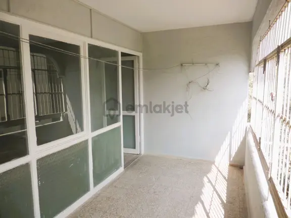 100.yılda,diş Has.yanı Uygun Fiyatta 2.katı,kiralık Daire 1