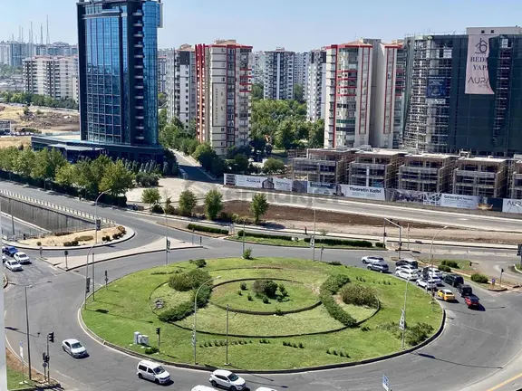 Radison Karşısındaki Çeysa Centropol'de 3+1 Klimalı Kiralık Büro 2