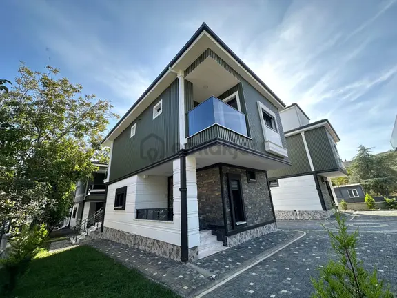 ✨akçay Ay Emlaktan✨gürede Kazdağlarının Eteklerinde Deniz Manzaralı Satılık 3+1 Sitede Tek Müstakil 1