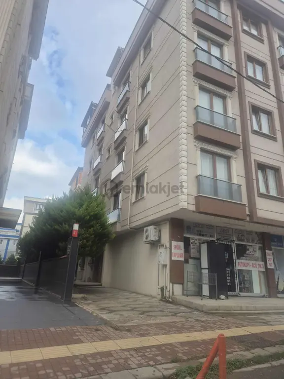 Pendik Bahçelievler Mah. Merkezi Konumda Satılık 3+1 2