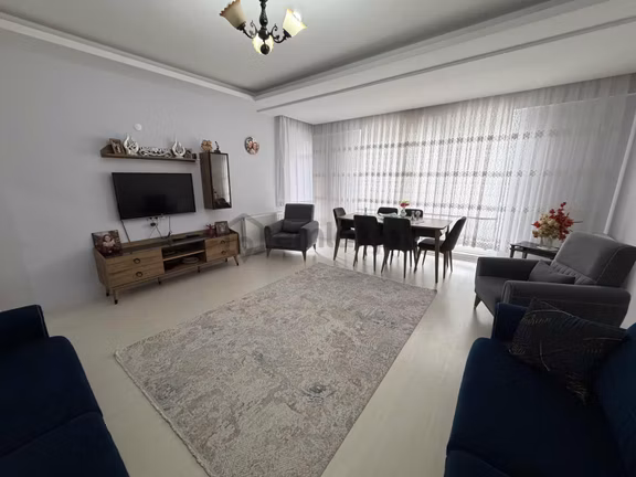 Yağmur Emlaktan Ara Kat Cam Balkonlu Merkezi Konum 3+1 Daire 2