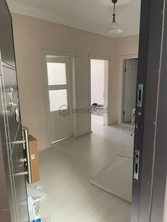 Niksar Vizyon Group Emlaktan Kiralık 2+0 Daire Merkezin Göbeğinde Uygun Fiyata 2