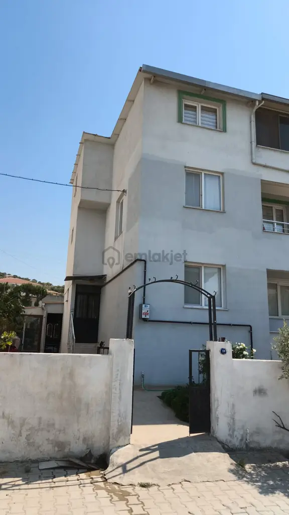 Uyar Gayrimenkulden Yenişakranda Satılık 3+1 Daire 2