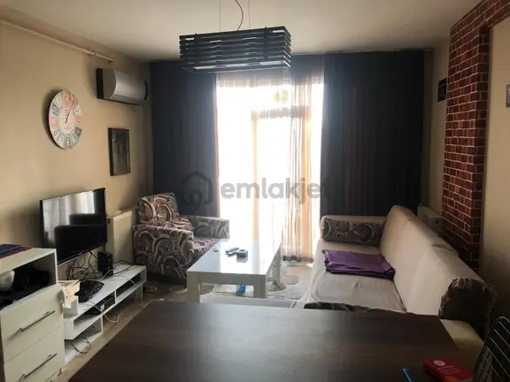Cadde Üstü Bina İstasyona 100 Mt 2