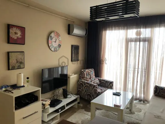 Cadde Üstü Bina İstasyona 100 Mt 1