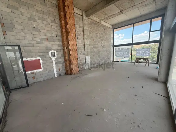Sincan İstasyon Mahallesi Otonom 2'de 80 M² Kiralık Dükkân 2