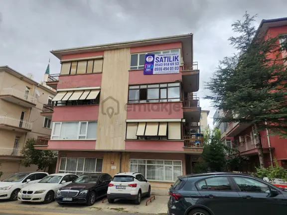 Çankayada Reşat Nuri Caddesinde 2+1 3kat'ta Yapılı Satılık Daire 1