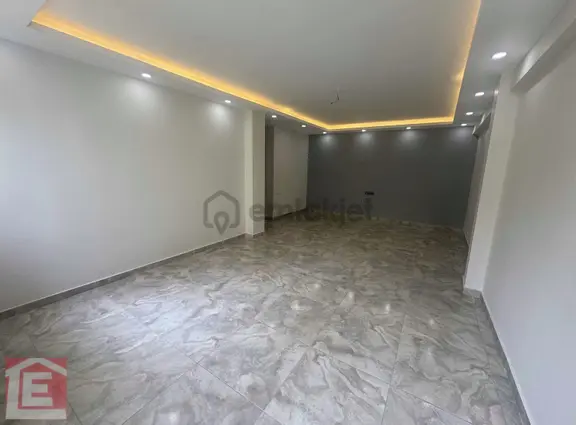 Lider'den Kenan Evren Barış Manço Yakını Hasarsız İskanlı Yapılı 2