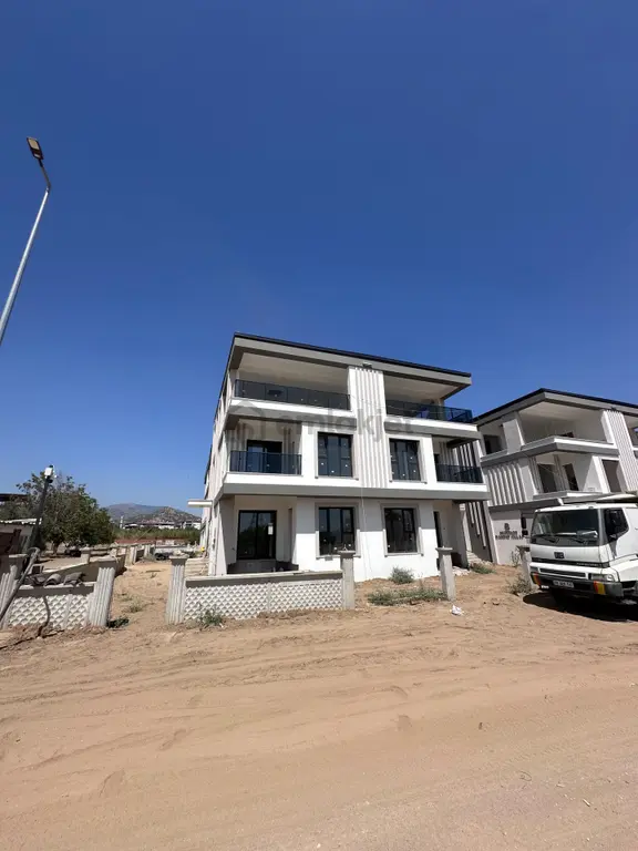 Nazilli Yeşil Mahalle’de Doğayla İç İçe, Havuzlu 4+1 Villa 2